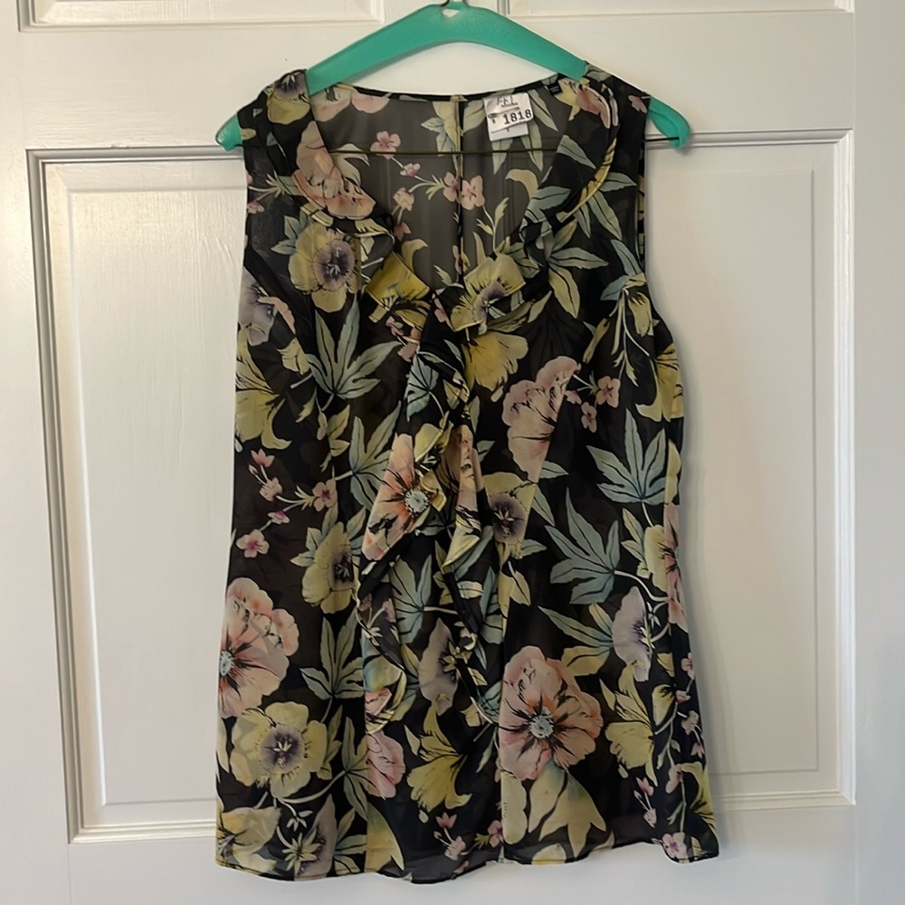 Cabi Ruffle Sleeveless Flowy Top